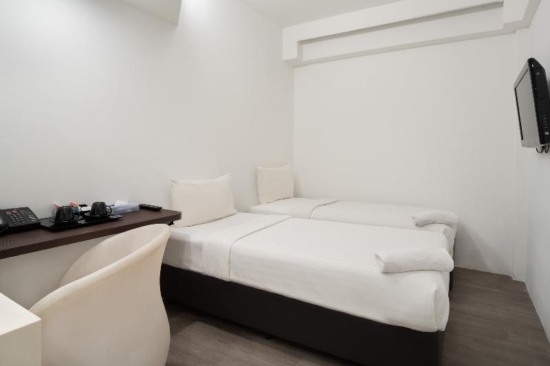 اتاق سوپریور, A Hotel Dickson