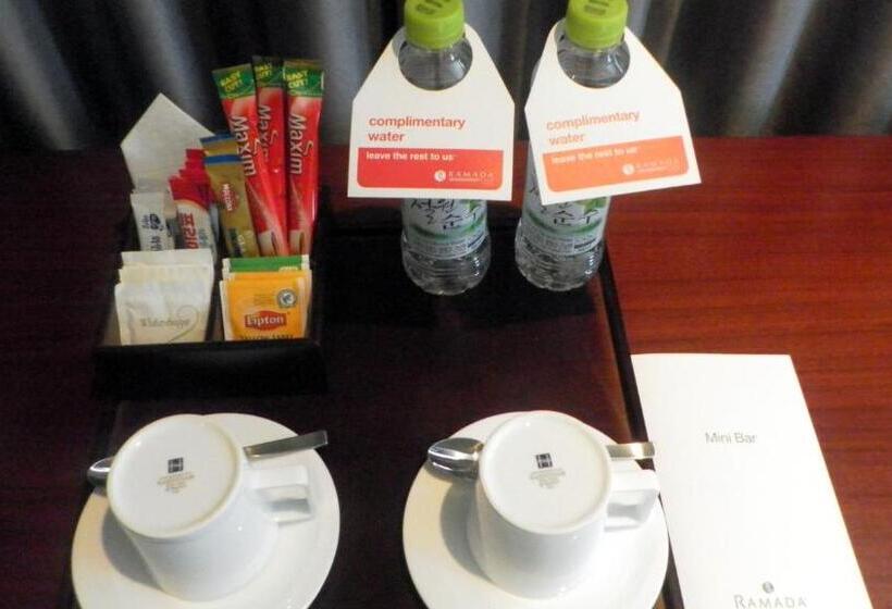 اتاق لوکس با تخت بزرگ, Ramada Plaza By Wyndham Suwon