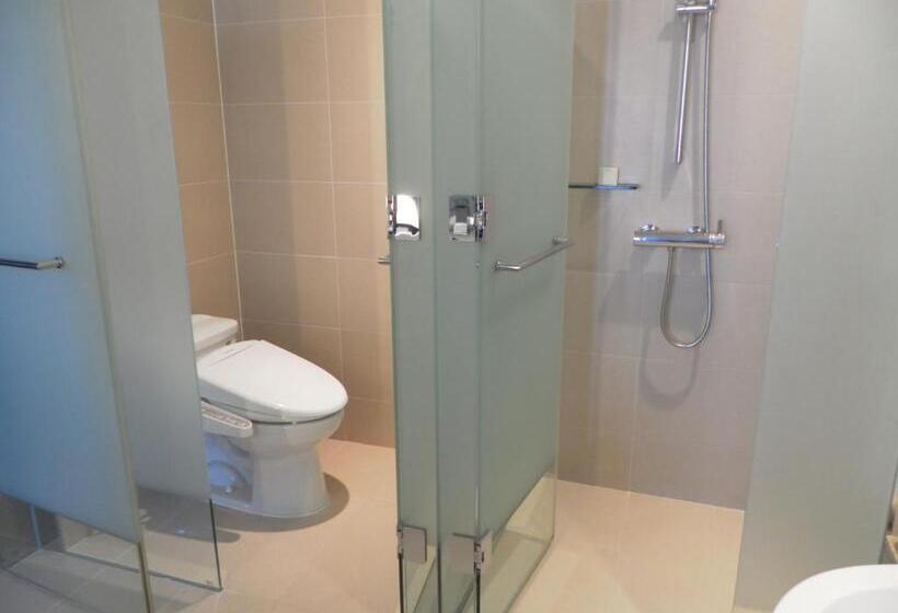 اتاق اجرایی با تخت بزرگ, Ramada Plaza By Wyndham Suwon