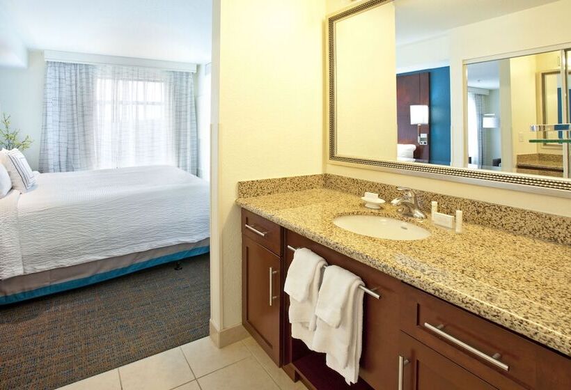 2 Bedroom Suite, Residence Inn Portland Airport At Cascade Station