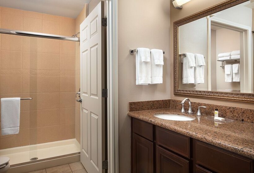 Suite Pat King, Staybridge Suites West Fort Worth