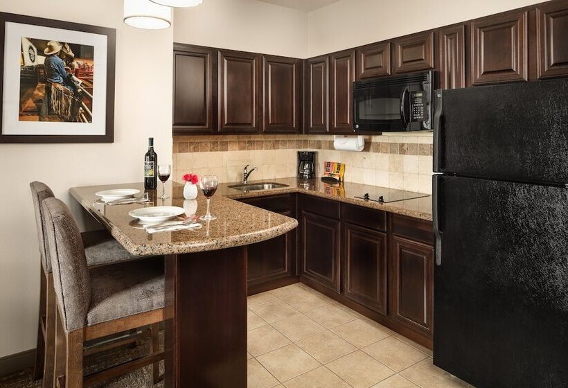 Suite Pat King, Staybridge Suites West Fort Worth