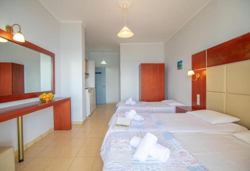Family flat with sea view, Agoulos Beach