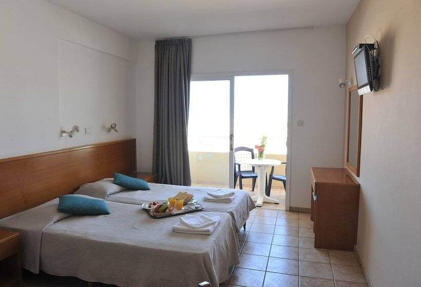 استودیوی استاندارد, Captain Karas Holidays Apartments