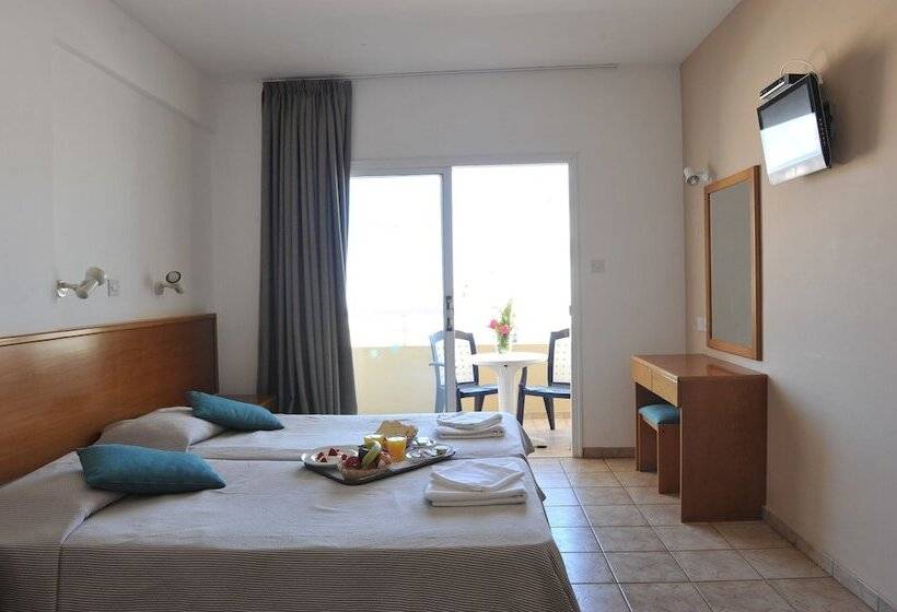 استودیوی استاندارد, Captain Karas Holidays Apartments