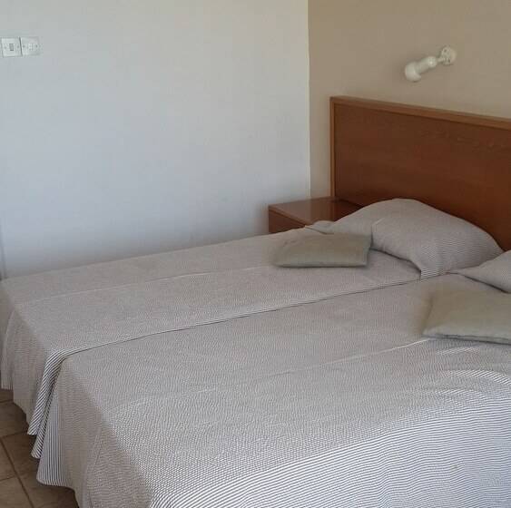 2 Bedroom Apartment, Captain Karas Holidays Apartments