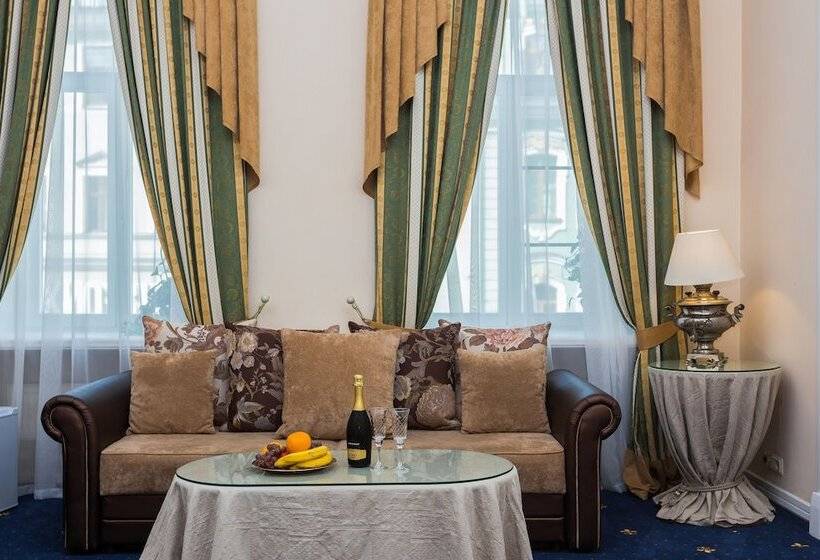 سوییت اجرایی, Casa Leto