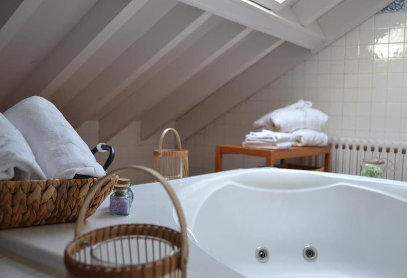 سوئیت جونیور با ماساژ آبی, Casona Del Nansa