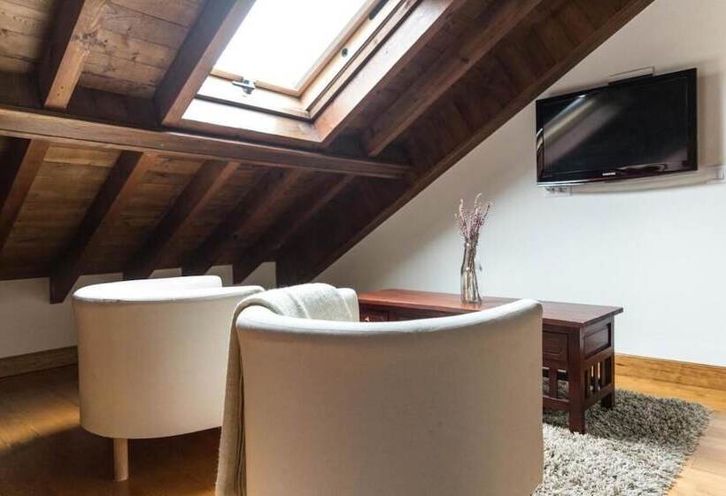 سوئیت جونیور با ماساژ آبی, Casona Del Nansa