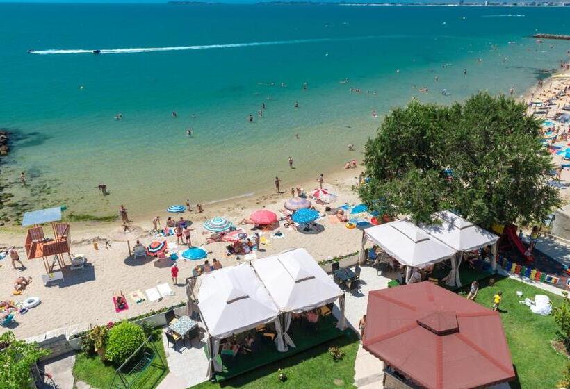 اتاق استاندارد با چشم‌انداز دریا, Iris Beach