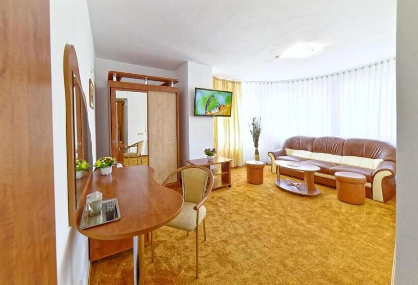 Junior Suite, Oasis