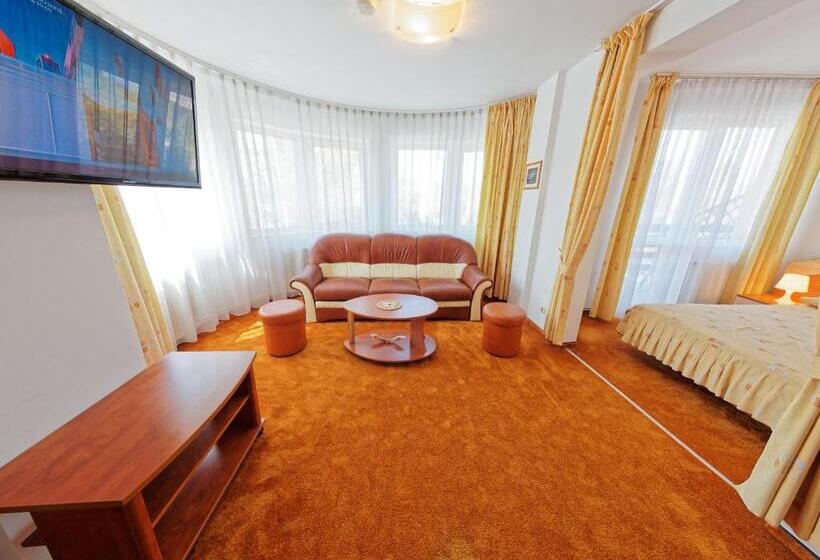 Junior Suite, Oasis