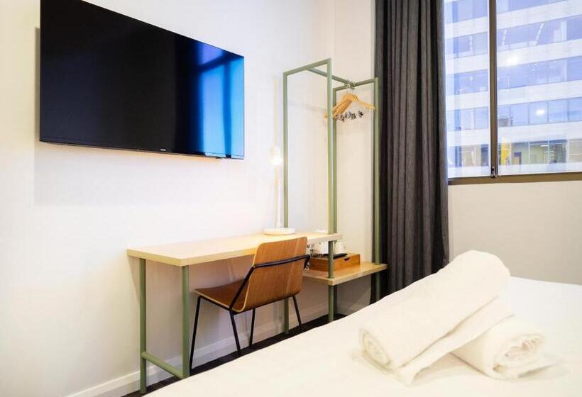 اتاق استاندارد با تخت بزرگ, Sydney Central Yha