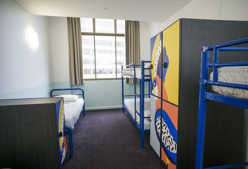 Bed in Shared Room with Shared Bathroom, Sydney Central Yha