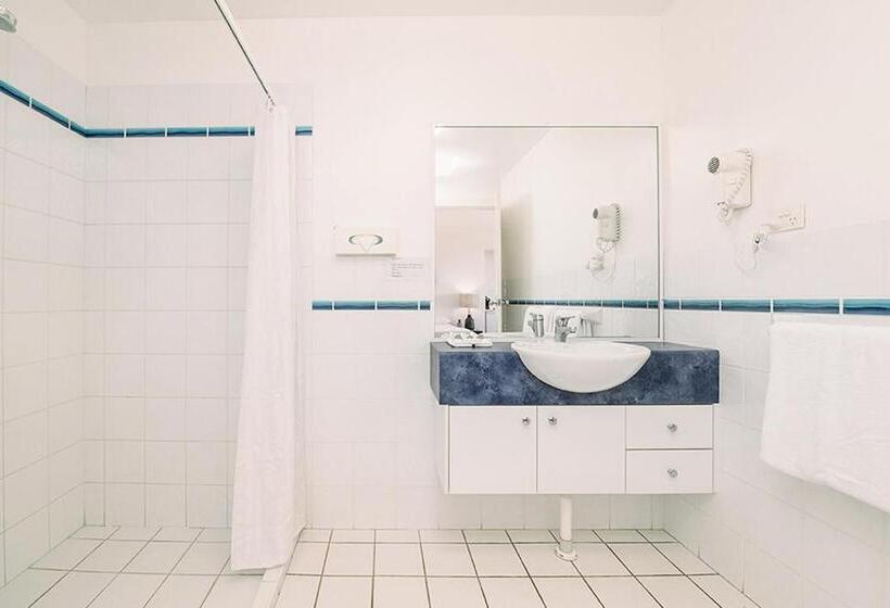 استودیوی استاندارد با چشم‌انداز دریا, The Observatory Self Contained Apartments
