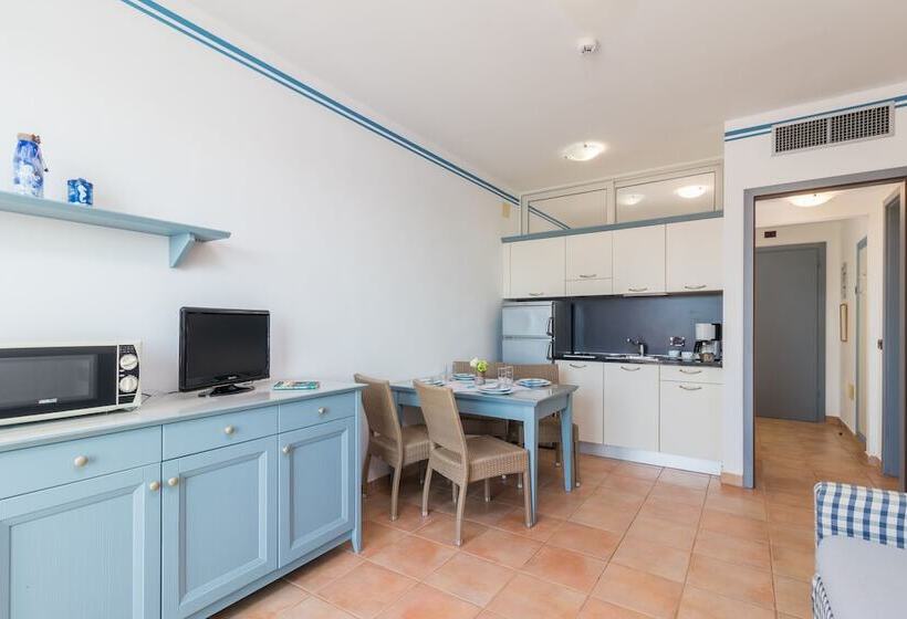 آپارتمان 1 خوابه با بالکن و چشم‌انداز دریا, Family Resort Del Mar