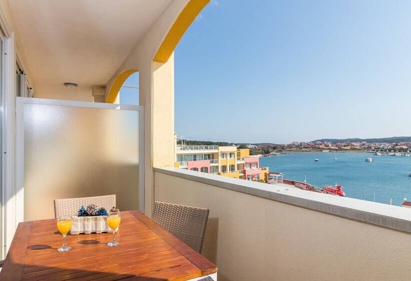 آپارتمان سوپریور 1 خوابه با چشم‌انداز دریا, Family Resort Del Mar