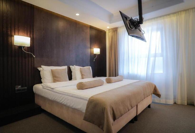 سوئیت با بالکن, Royal Boutique Hotel Poiana Brasov