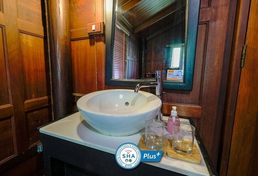 اتاق لوکس, Baan Amphawa Resort & Spa