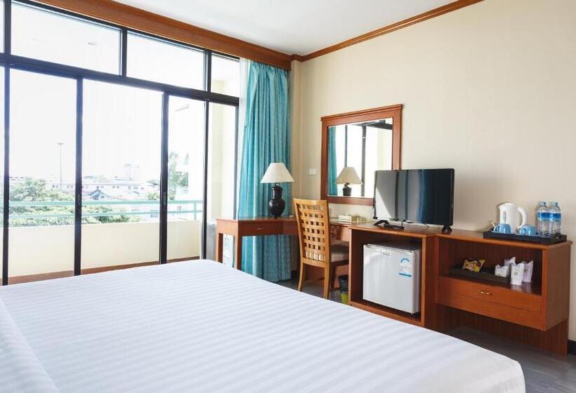 اتاق لوکس با تخت بزرگ, Surin Majestic