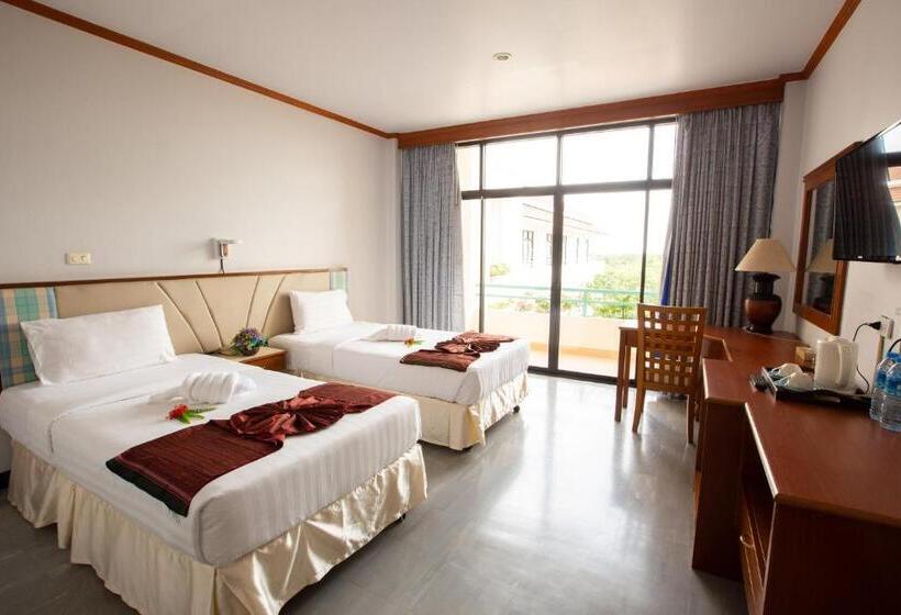 Deluxe Room, Surin Majestic