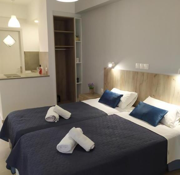 اتاق لوکس با چشم‌انداز باغ, Valentinos Apartments