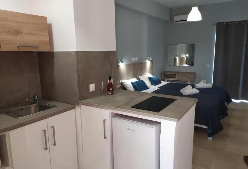 اتاق لوکس با چشم‌انداز باغ, Valentinos Apartments