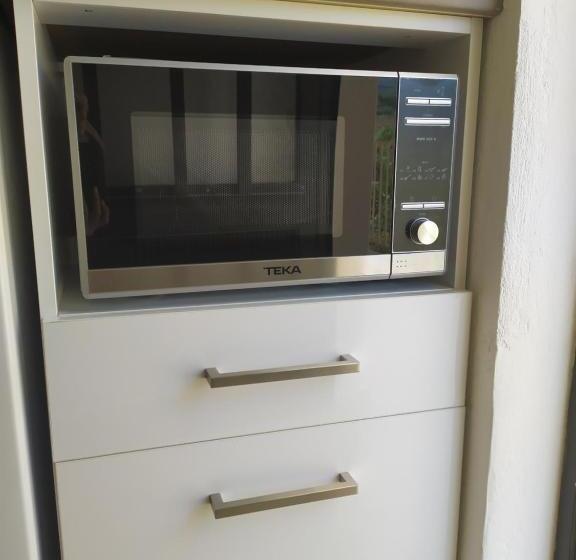 اتاق لوکس با چشم‌انداز باغ, Valentinos Apartments