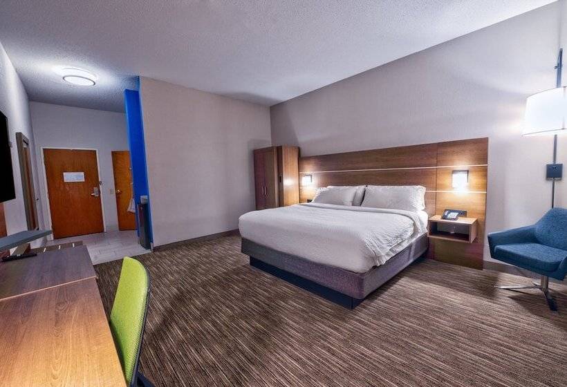 Standard Room Double Bed, Holiday Inn Express Hotel & Suites Goshen, An Ihg