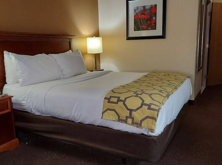 Deluxe Room, Baymont By Wyndham Portage