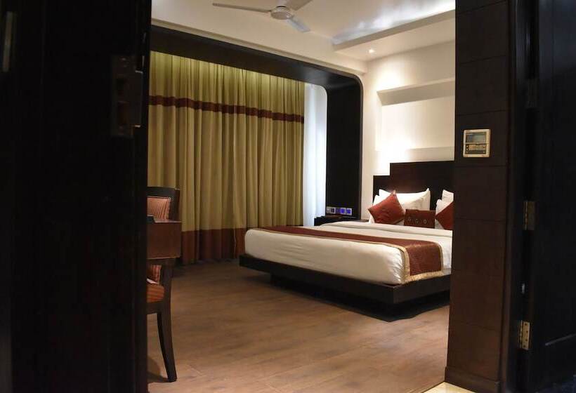 스탠다드 스튜디오, Godwin Deluxe  Near New Delhi Railway Station   Paharganj
