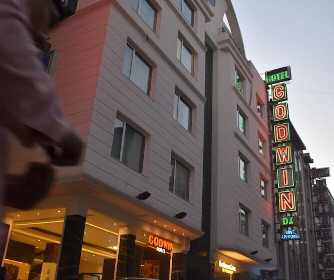 스탠다드 스튜디오, Godwin Deluxe  Near New Delhi Railway Station   Paharganj