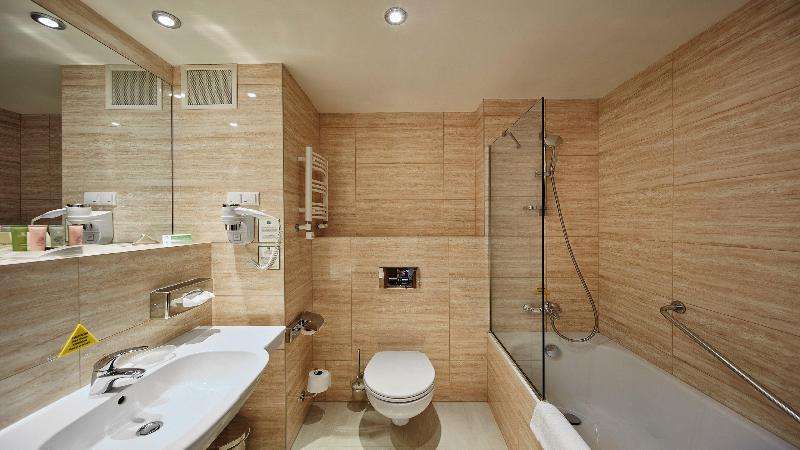 キングサイズベッドのエクゼクティブルーム, Holiday Inn łódź, An Ihg