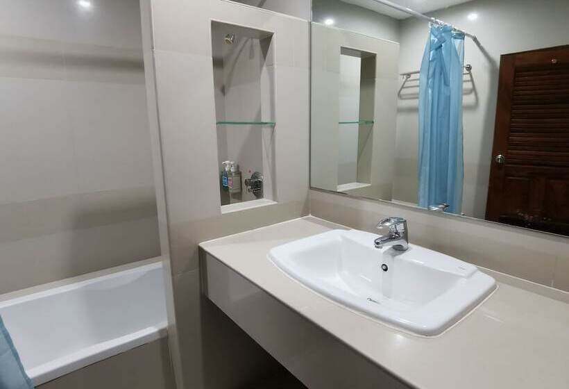 اتاق لوکس, Morakot Twin Chumphon