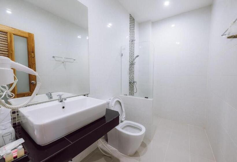 اتاق لوکس, Morakot Twin Chumphon