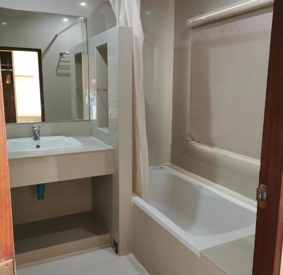 اتاق لوکس, Morakot Twin Chumphon