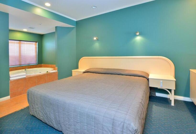 استودیوی استاندارد, Shoreline Motel