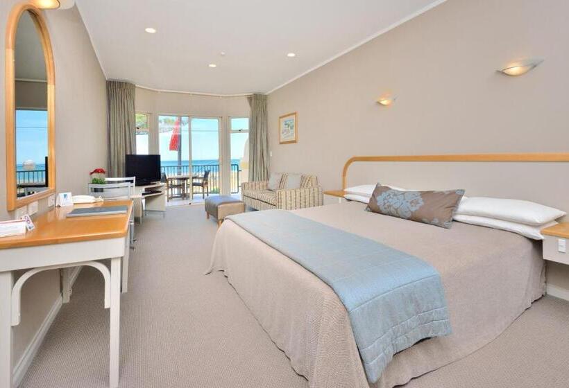 استودیوی استاندارد با چشم‌انداز دریا, Shoreline Motel