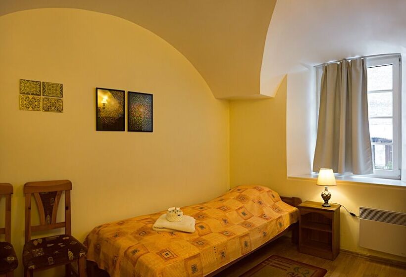 اتاق استاندارد با سرویس بهداشتی مشترک, Bernardinu B&b House