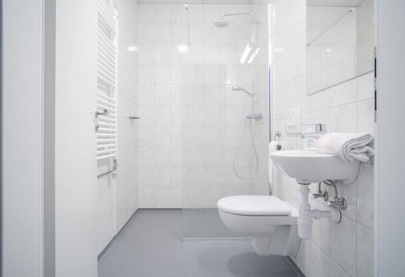 اتاق استاندارد چهار تخته, Guesthouse Pavi