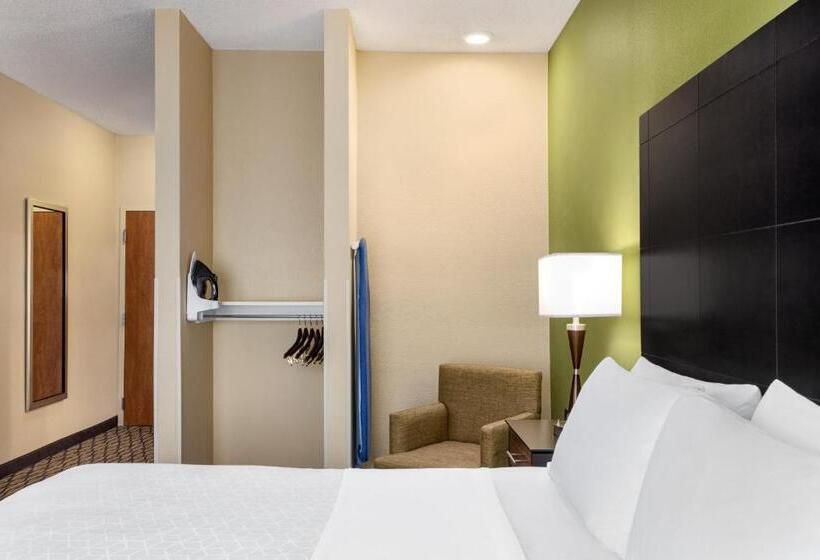 غرفة قياسية سرير كينج لذوى الإحتياجات الخاصة, Holiday Inn Express  & Suites Edmond