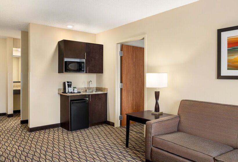 جناح, Holiday Inn Express  & Suites Edmond