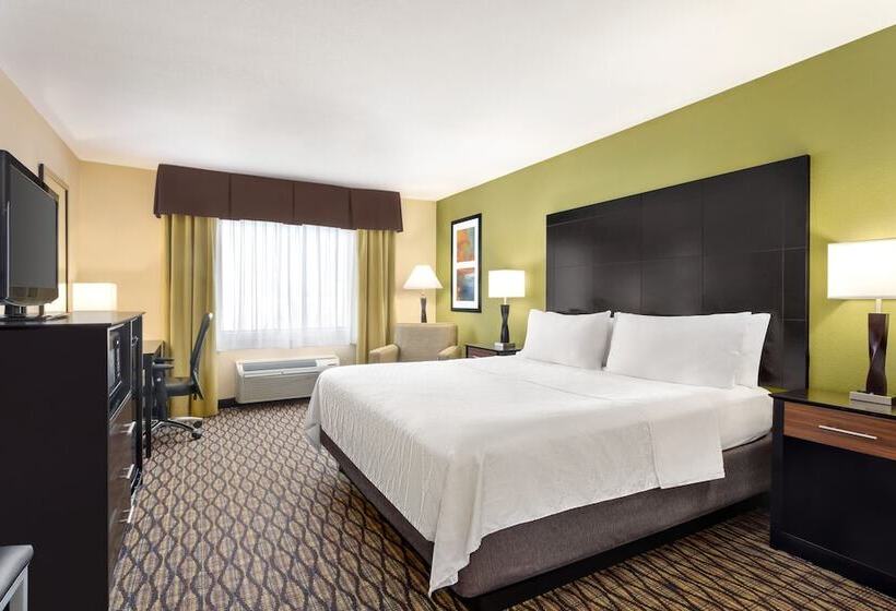 جناح لذوى الاحتياجات الخاصة, Holiday Inn Express  & Suites Edmond