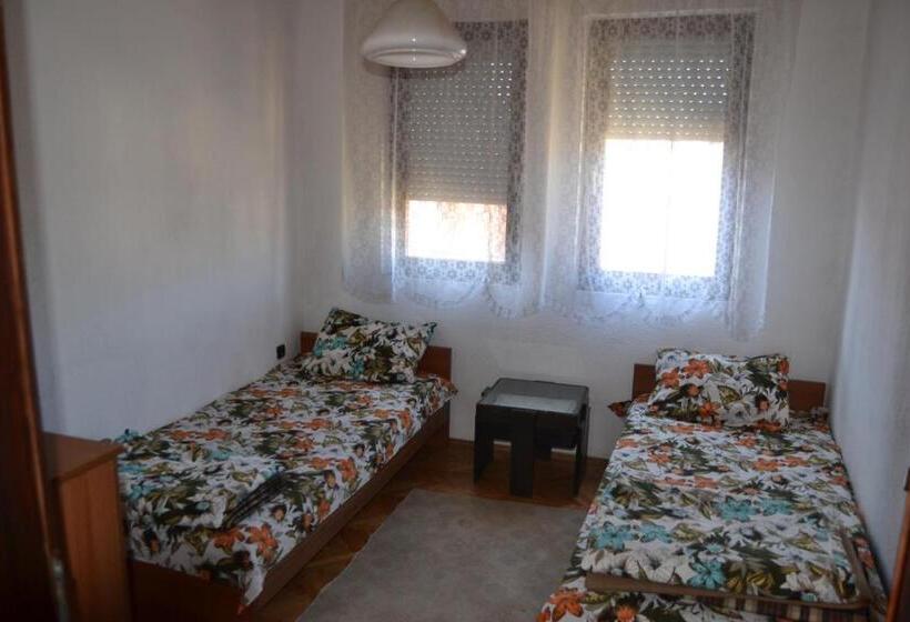اتاق استاندارد, Hostel Valentin