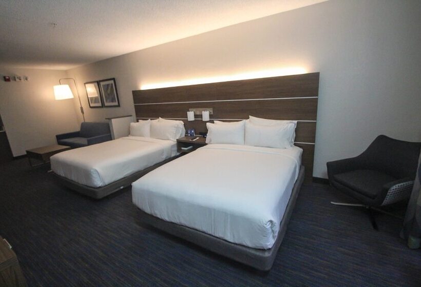 Standard Room, Holiday Inn Express  & Suites Charleston  North