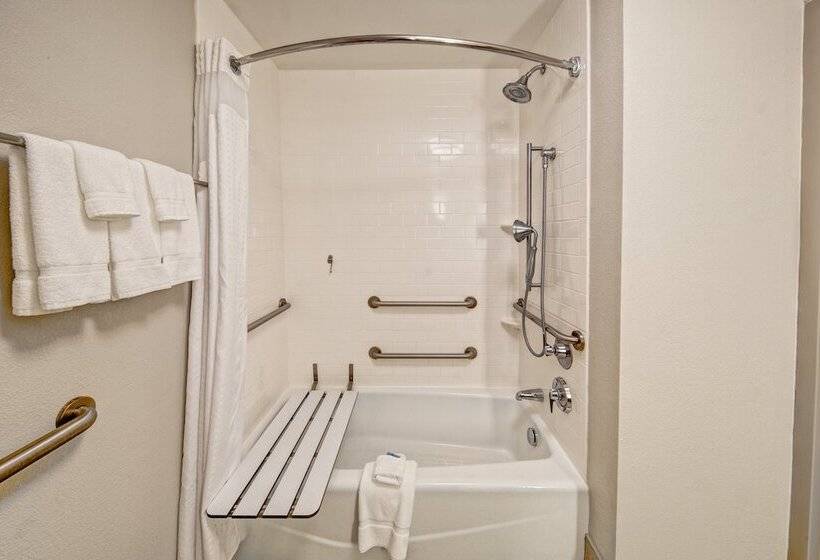 سوئیت برای معلولان, Holiday Inn Express Hotel & Suites Jackson Northeast, An Ihg