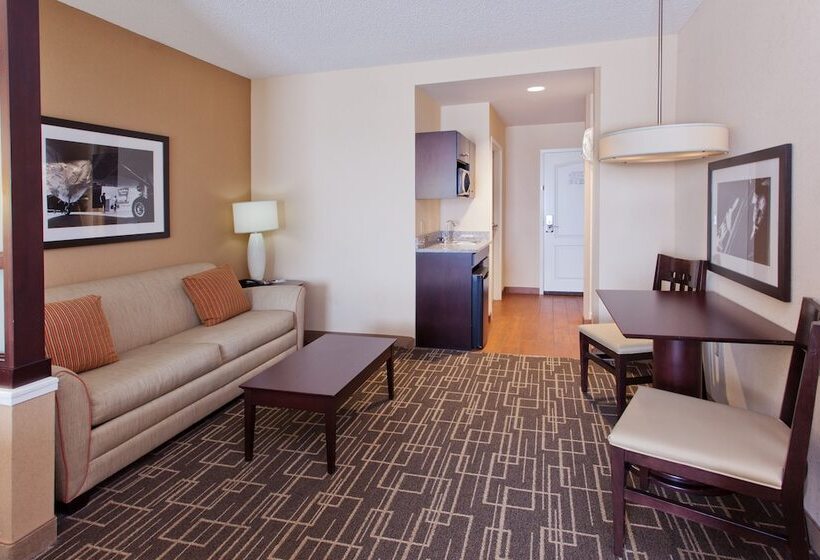 Suite Adapted for people with reduced mobility, Holiday Inn Express  & Suites Jackson Northeast