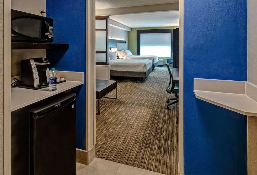 Suite Adapted for people with reduced mobility, Holiday Inn Express  & Suites Jackson Northeast