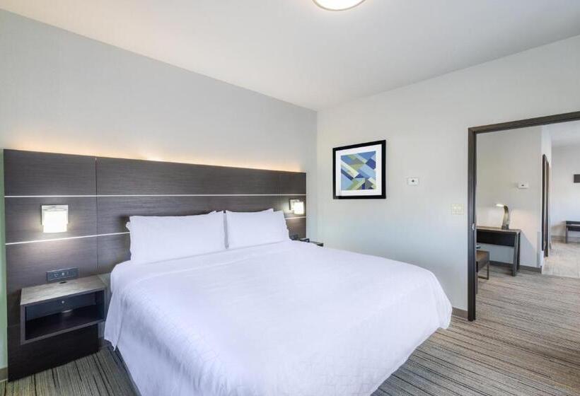 Deluxe Suite King Bed, Holiday Inn Express Guymon, An Ihg