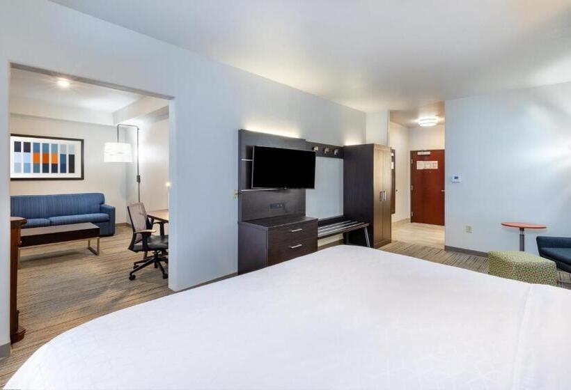 Deluxe Suite King Bed, Holiday Inn Express Guymon, An Ihg